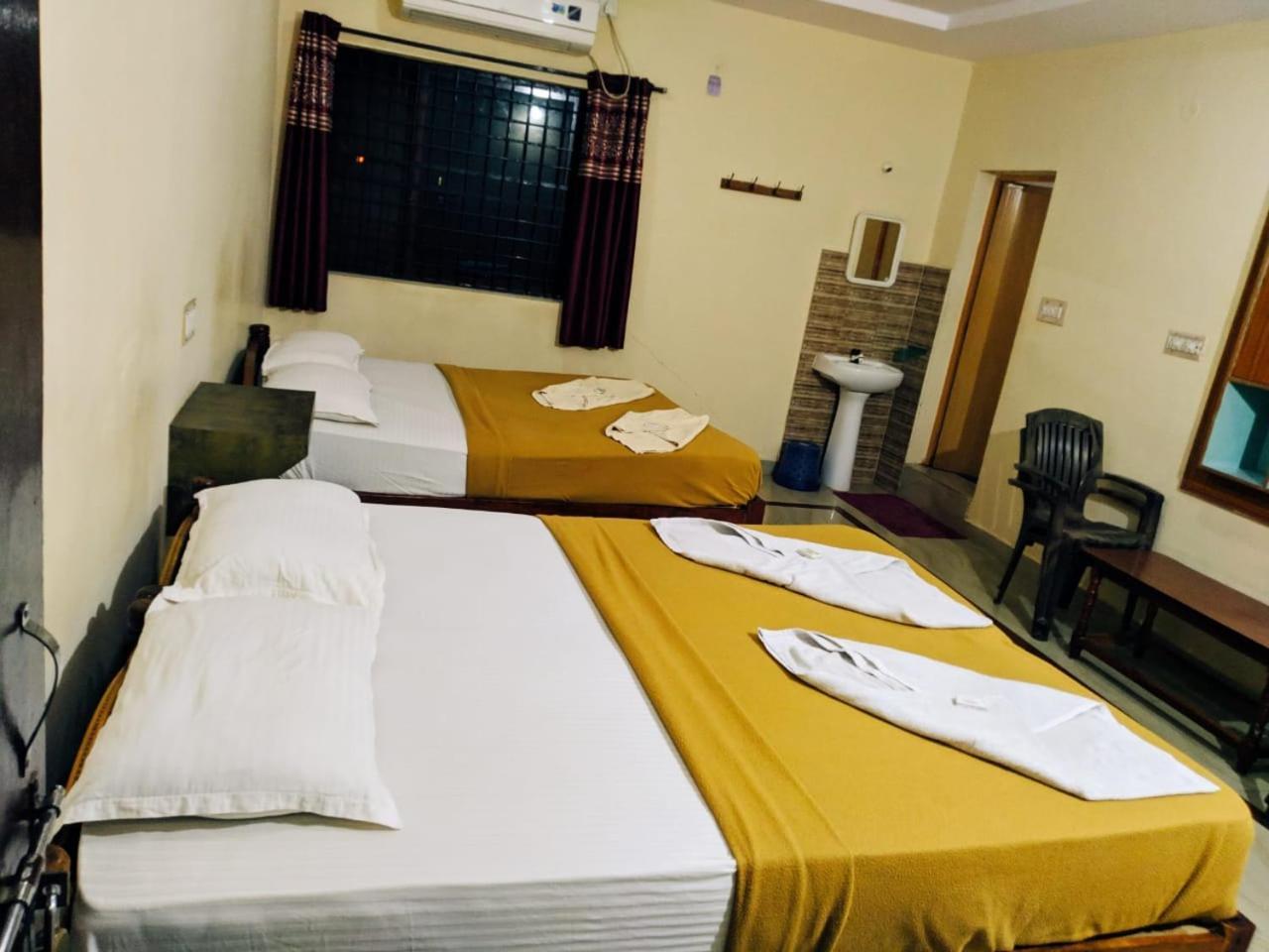 Hotel Varsha Hampi Ngoại thất bức ảnh