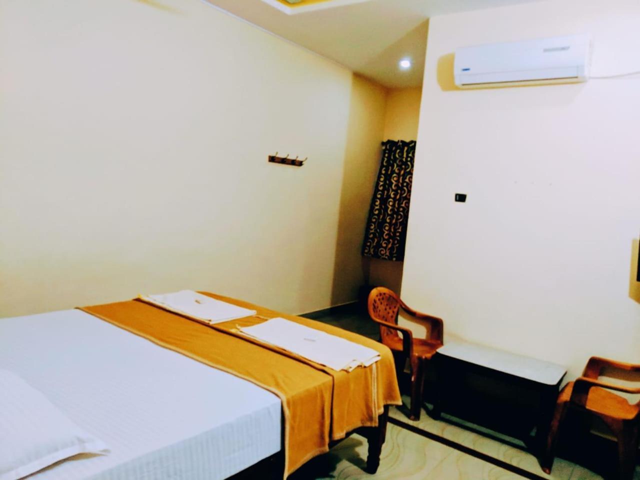 Hotel Varsha Hampi Ngoại thất bức ảnh