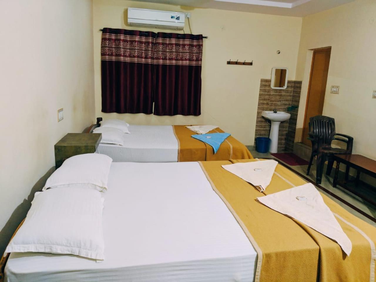 Hotel Varsha Hampi Ngoại thất bức ảnh