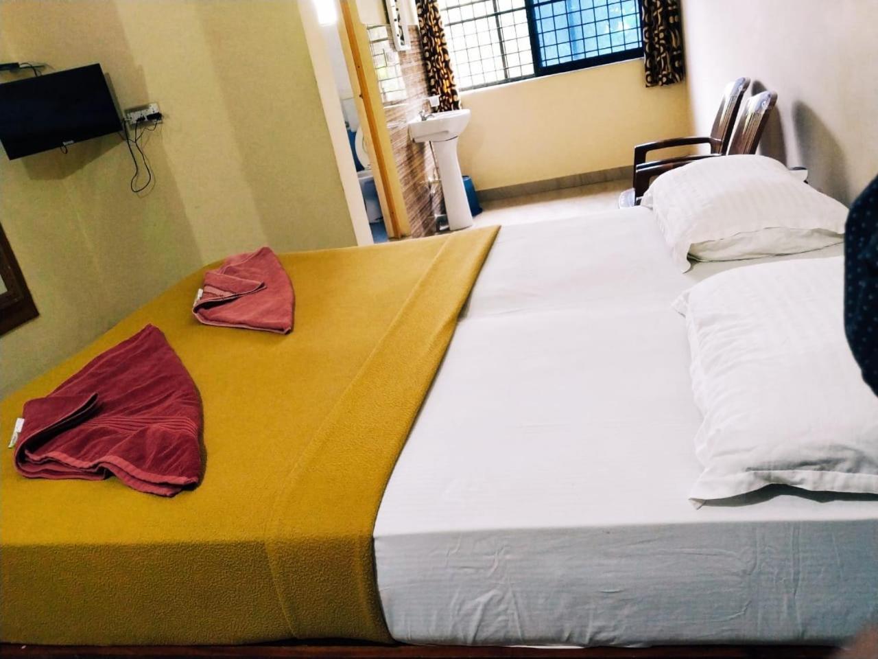 Hotel Varsha Hampi Ngoại thất bức ảnh