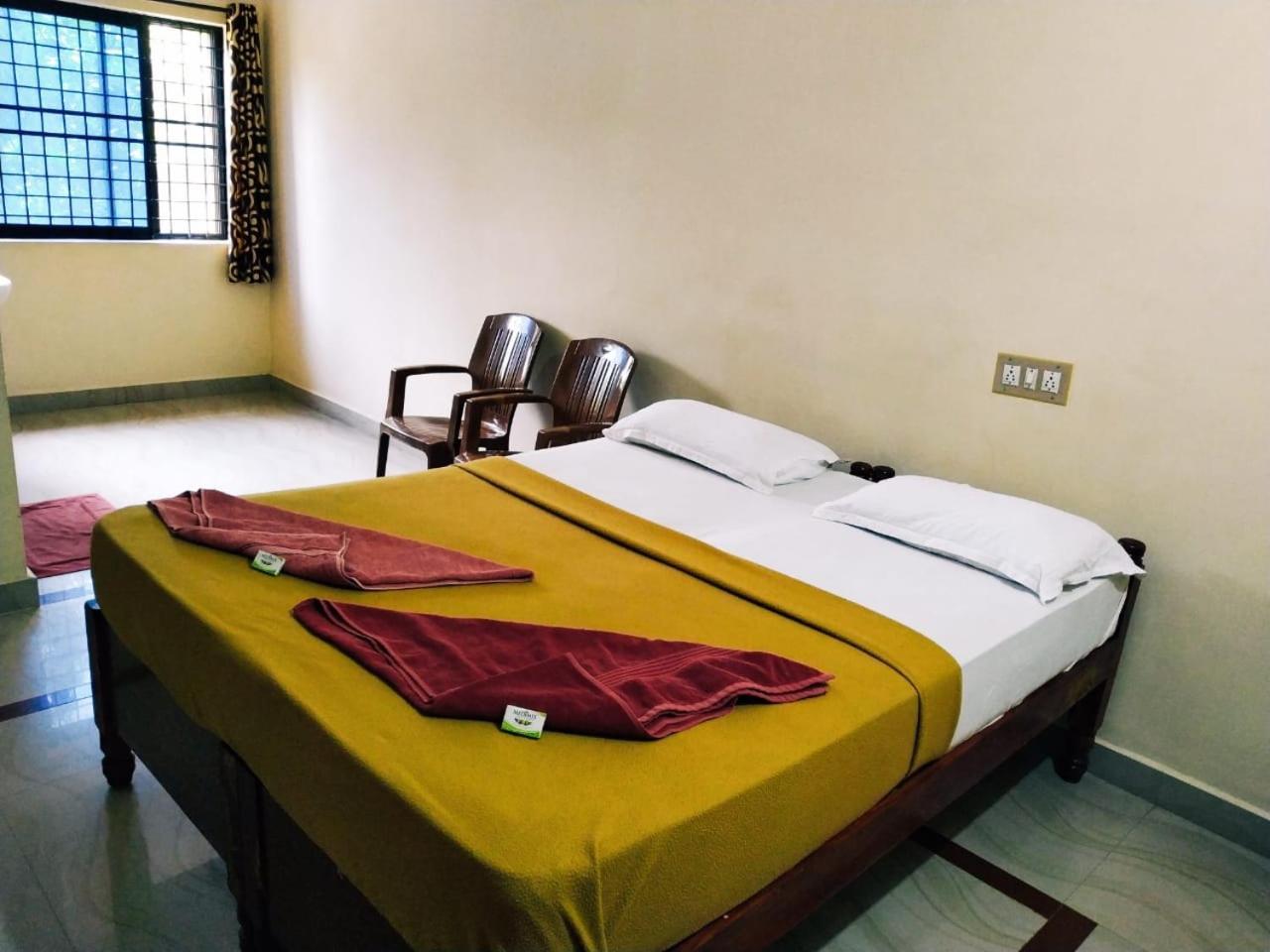 Hotel Varsha Hampi Ngoại thất bức ảnh