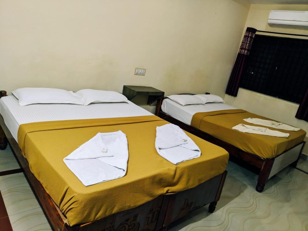 Hotel Varsha Hampi Ngoại thất bức ảnh