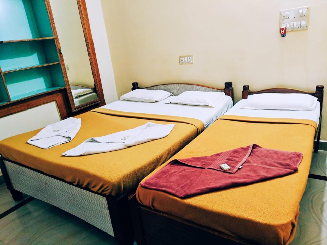 Hotel Varsha Hampi Ngoại thất bức ảnh