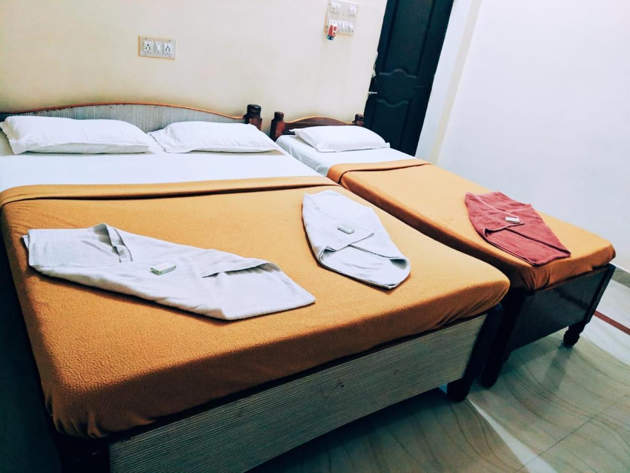 Hotel Varsha Hampi Ngoại thất bức ảnh