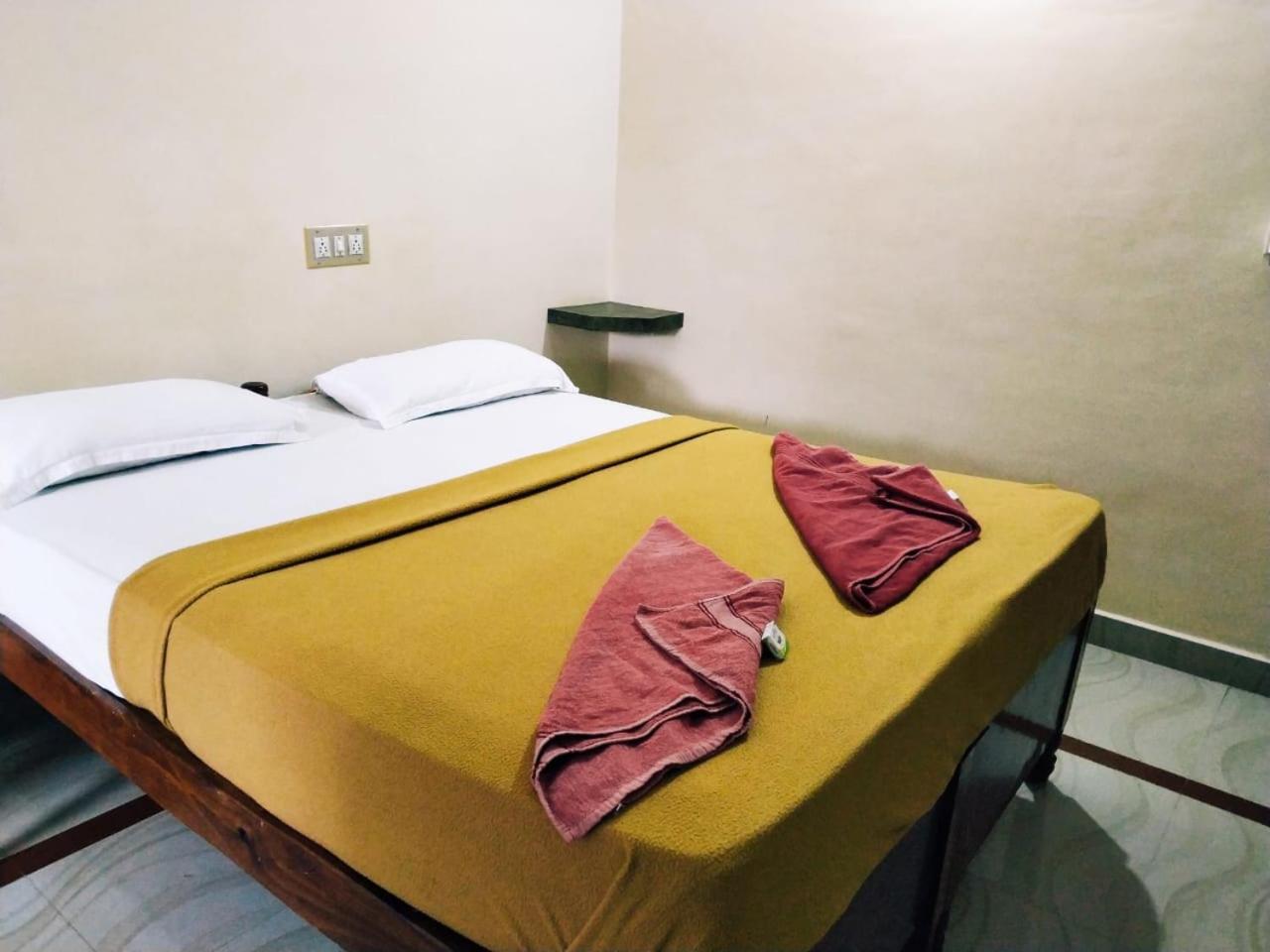 Hotel Varsha Hampi Ngoại thất bức ảnh