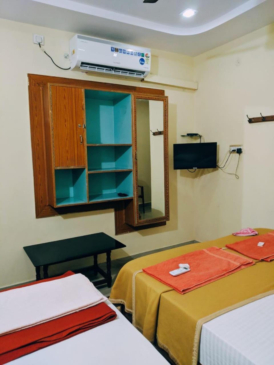 Hotel Varsha Hampi Ngoại thất bức ảnh