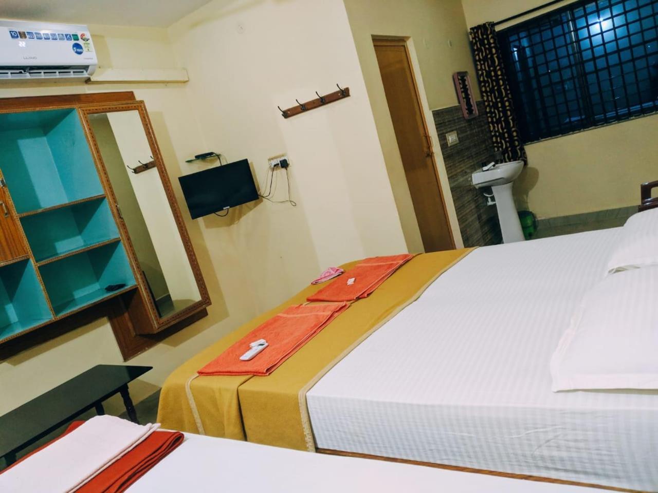 Hotel Varsha Hampi Ngoại thất bức ảnh