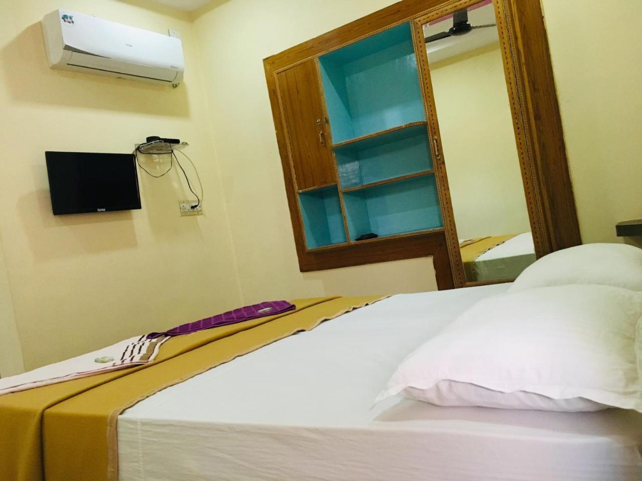 Hotel Varsha Hampi Ngoại thất bức ảnh