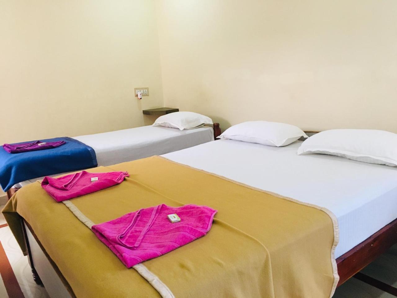 Hotel Varsha Hampi Ngoại thất bức ảnh