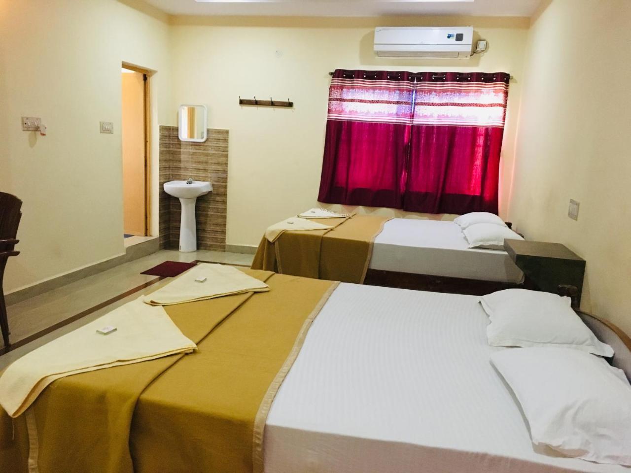 Hotel Varsha Hampi Ngoại thất bức ảnh