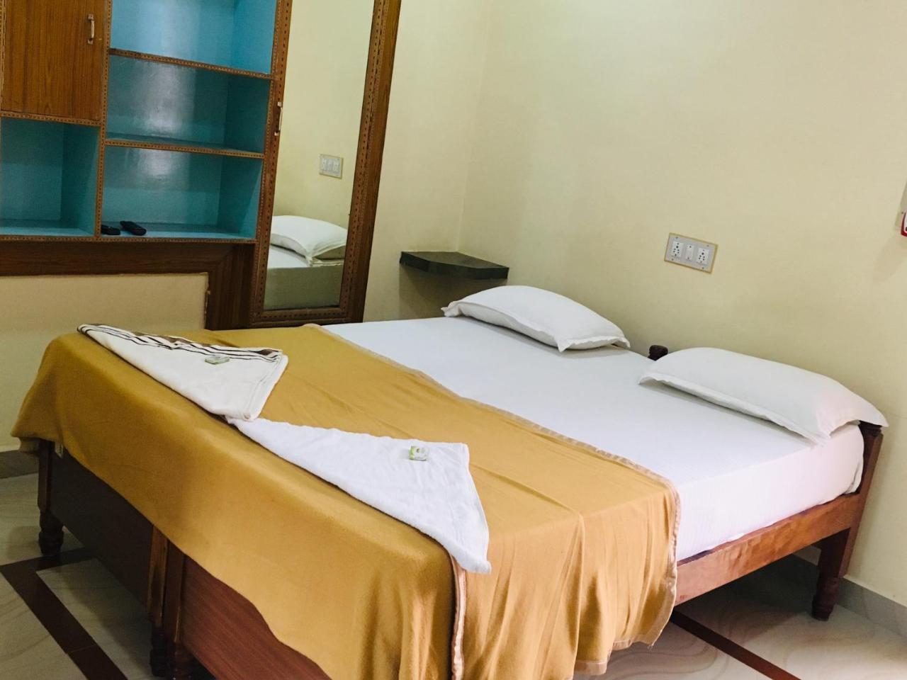 Hotel Varsha Hampi Ngoại thất bức ảnh
