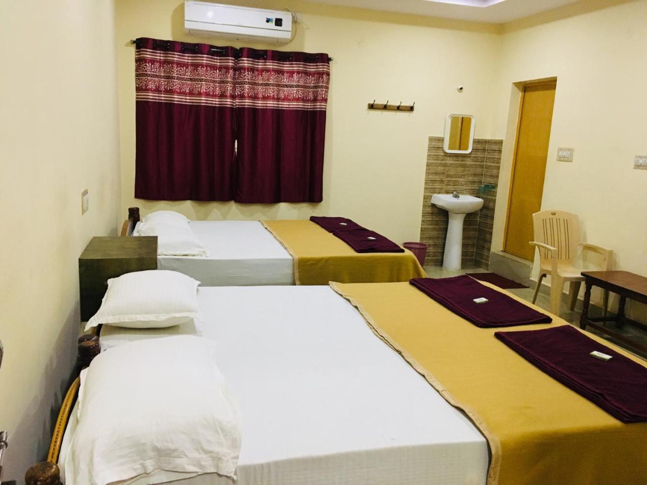 Hotel Varsha Hampi Ngoại thất bức ảnh