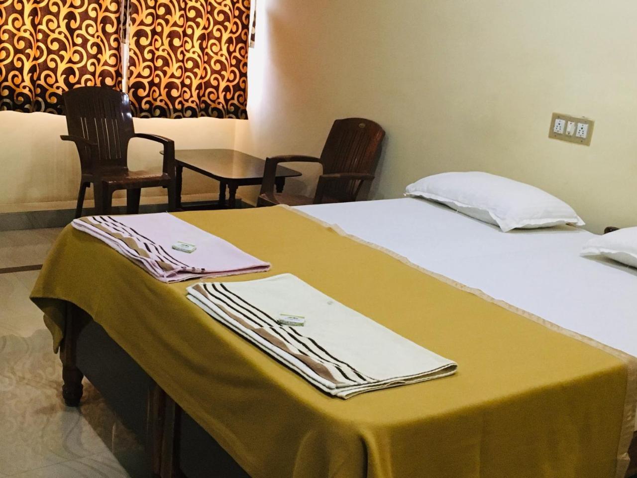 Hotel Varsha Hampi Ngoại thất bức ảnh