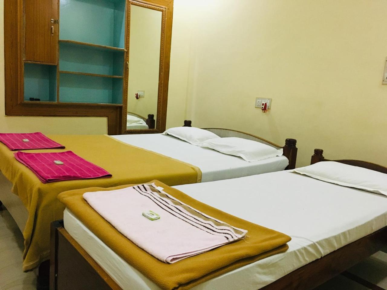 Hotel Varsha Hampi Ngoại thất bức ảnh