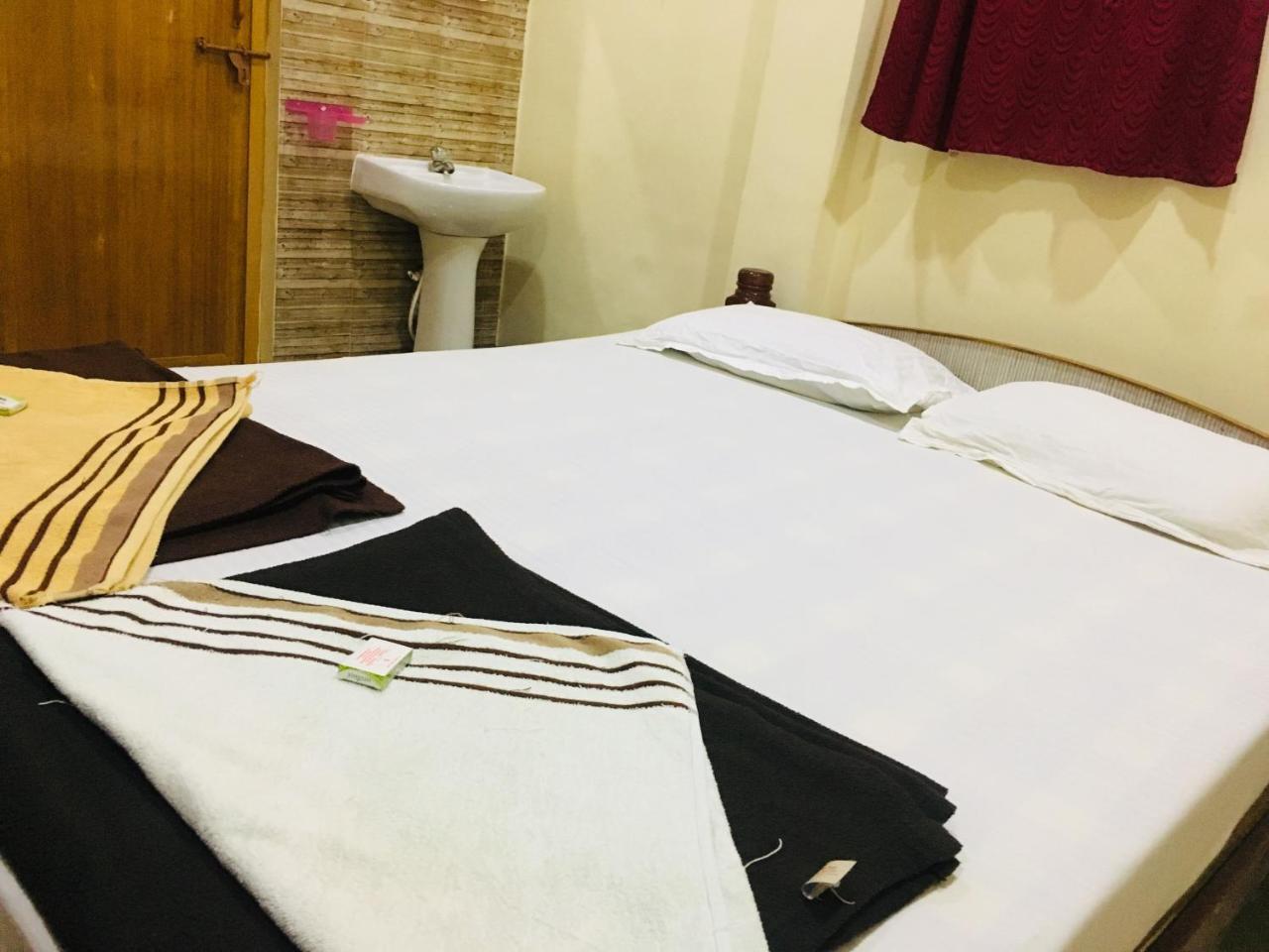 Hotel Varsha Hampi Ngoại thất bức ảnh